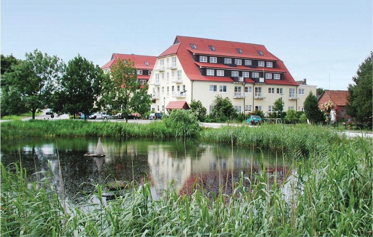 2 Bedroom Nice Apartment In Insel Poel-Gollwitz Exterior foto